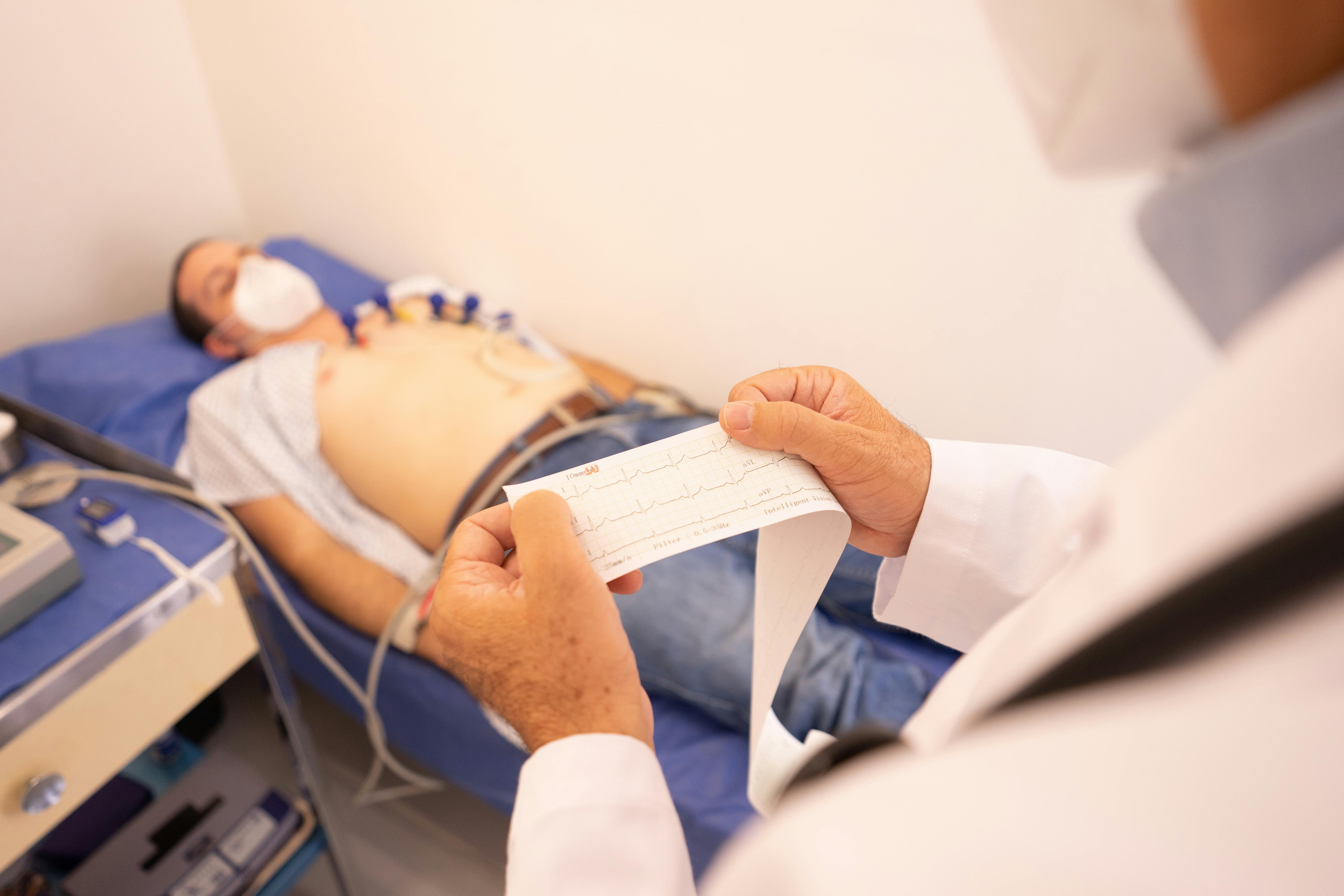 Doç. Dr. Erinç CAN Kalp ve Damar Hastalıkları Uzmanı